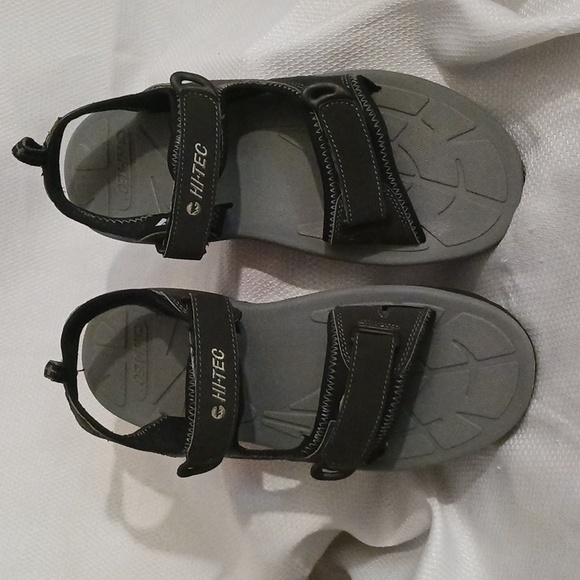 New!! Hi-Tec outdoor hiking sandals - Picture 3 of 7
